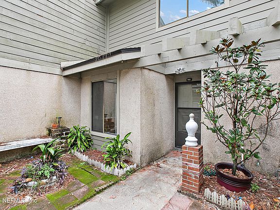2nd image of 7701 BAYMEADOWS Circle #1152