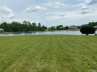 8420 Maurice Ln, Flushing, MI 48433