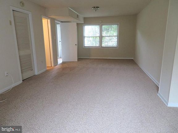 2nd image of 14835 Palmerston Sq