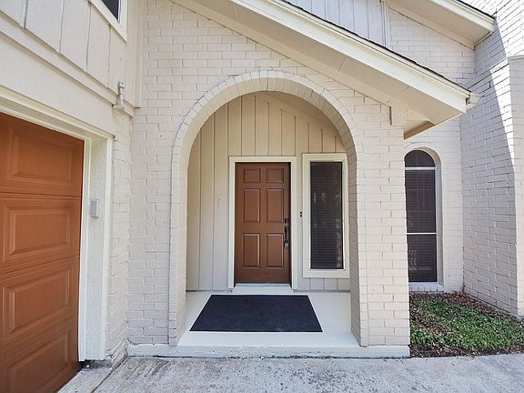 4th image of 515 Lorie Ln