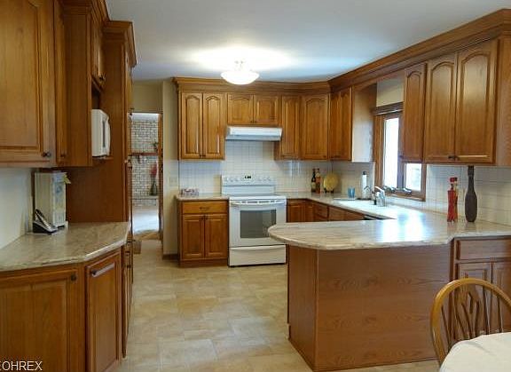 3rd image of 8453 Glennridge Ave NW