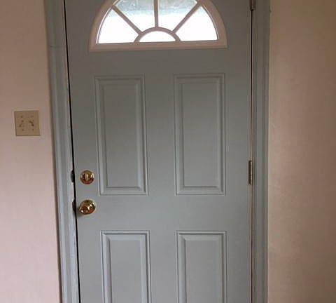 2nd image of 1221 S Cushman Ave