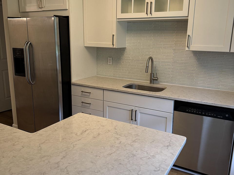 1st image of 395 Brookview Court