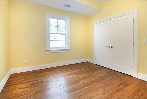 2nd image of 4 Kemp St