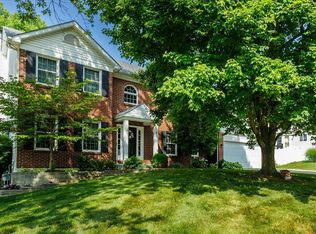 419 Fox Lair Dr, Saint Charles, MO 63303
