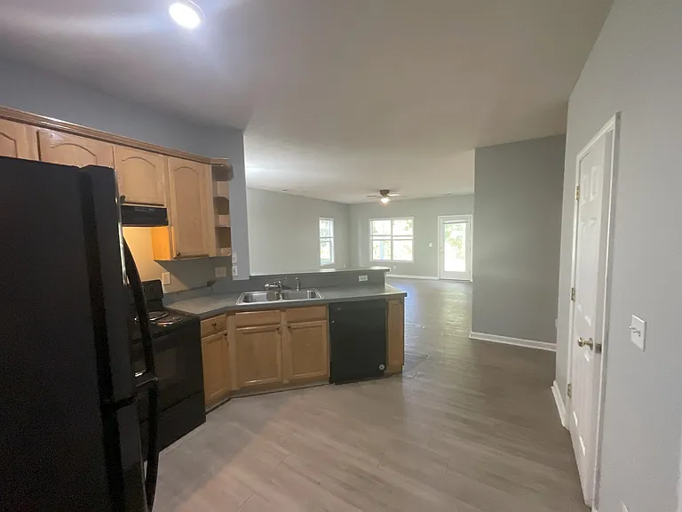 14 Essex Ct #A — Photo 7