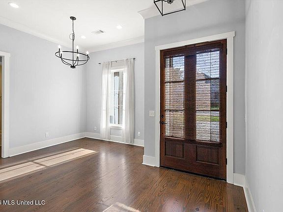 5th image of 100 Camden Lake Dr