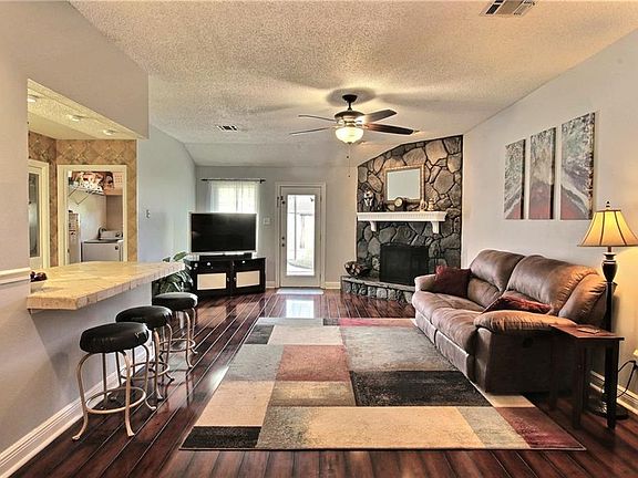 2nd image of 120 River Point Dr