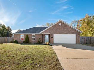 325 Benton Dr, Pea Ridge, AR 72751