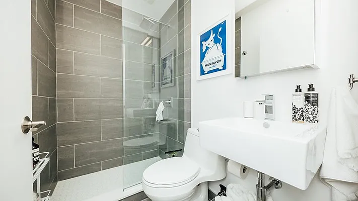Rented by Nooklyn NYC LLC | media 41