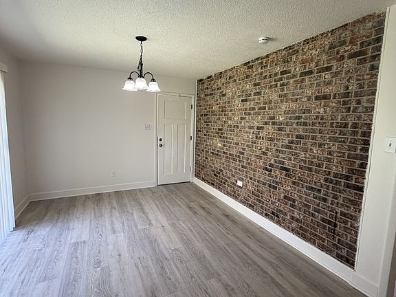 5th image of 2424 Southern Dr