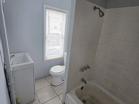 5th image of 86 Wilson Pl #1C