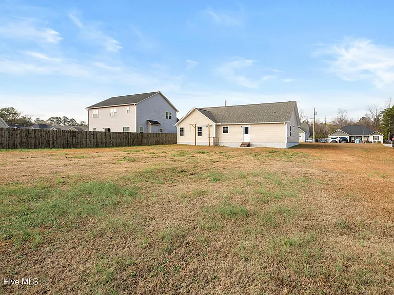 406 Paxton Ct — Photo 30