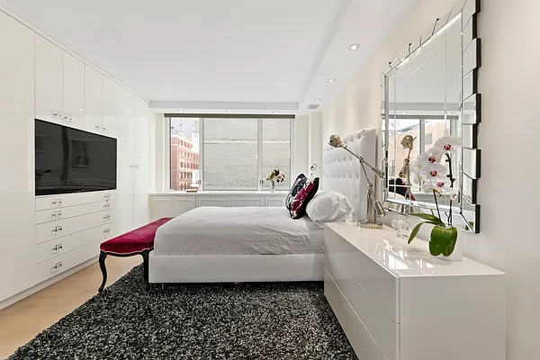 Sold by Douglas Elliman | media 12