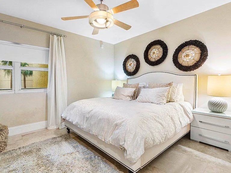 2650 Lake Shore Dr #206 — Photo 23