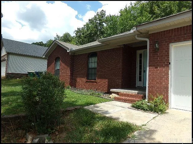 3704 Lakewood Valley Dr — Photo 2