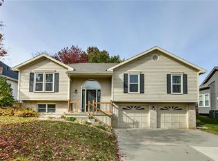 1518 Canterbury Ln, Liberty, MO 64068