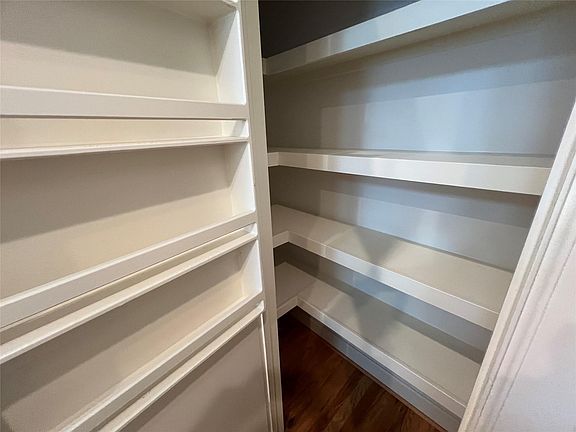 4th image of 2710 Hullsmith Dr APT 404