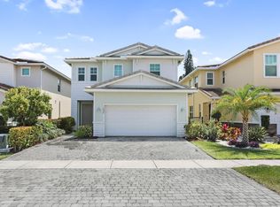 1040 Veleiros Blvd, Pompano Beach, FL 33064