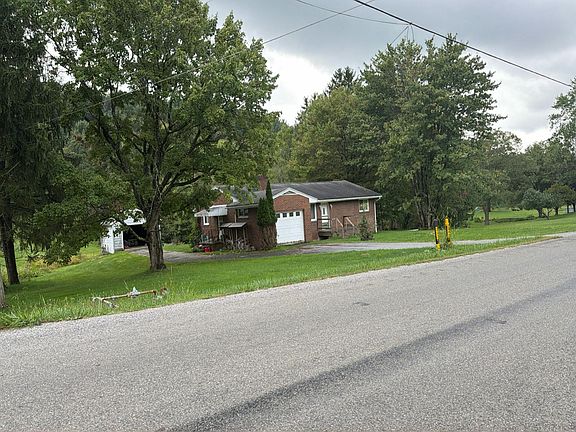 3rd image of 670 Silvis Hollow Rd