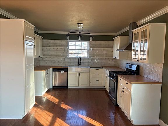 5th image of 5621 NW 42nd St