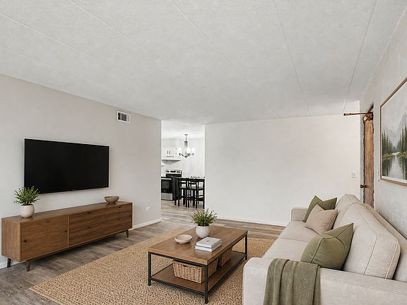 2nd image of 1619 Richmond Cir Unit 205