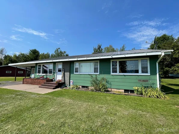 105 McGillan St, Baraga, MI 49908