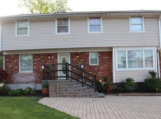 210 Cranbrook Rd, Cockeysville, MD 21030