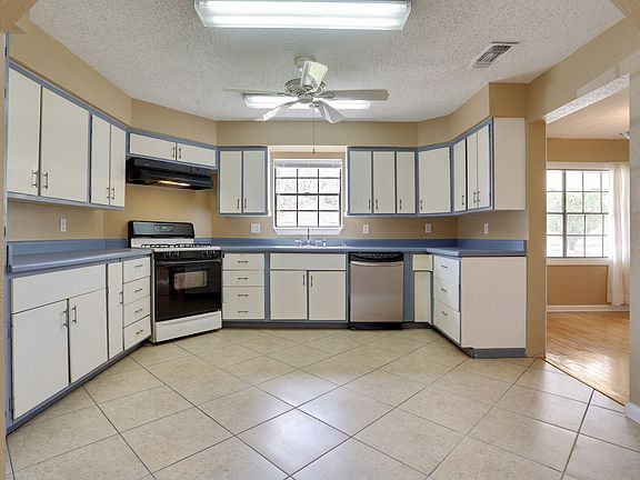 2nd image of 152 Blanche Dr