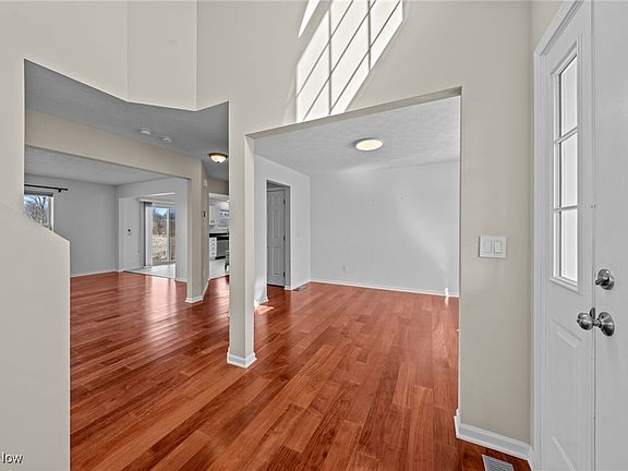 5th image of 833 Needham Ct