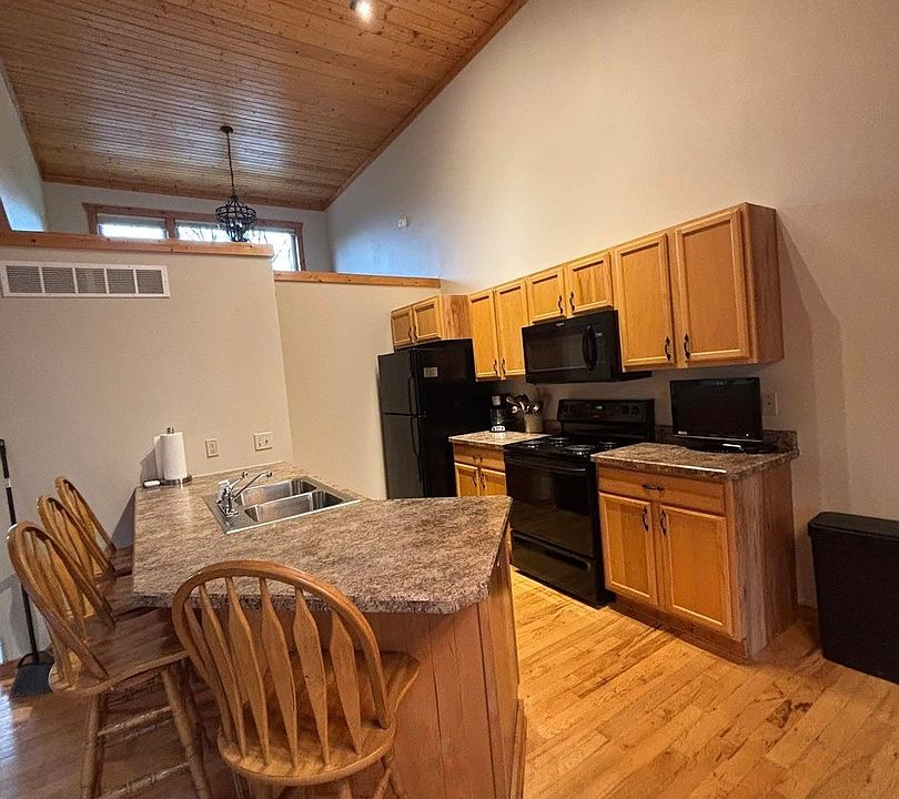 2nd image of 7 Garnet Ct