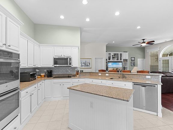 4th image of 4513 Firethorne Dr.