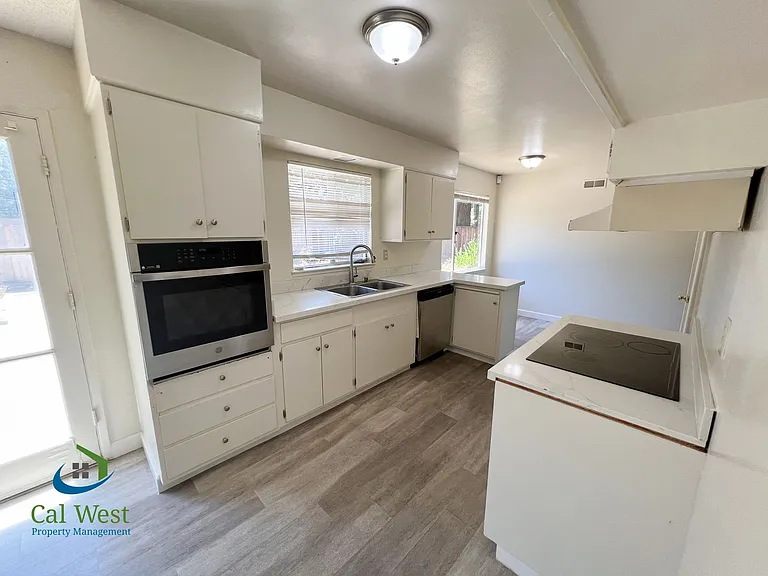 10600 E Estates Dr — Photo 10
