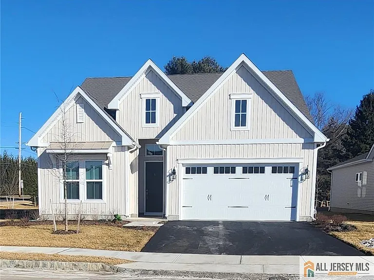 1 Mount Dr — Photo 2