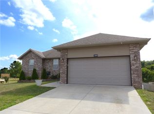 1205 S Casa Grande Ave, Springfield, MO 65802
