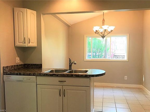 4th image of 18111 Carol Dr