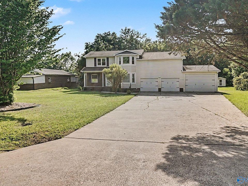 1st image of 122 Brawley Dr