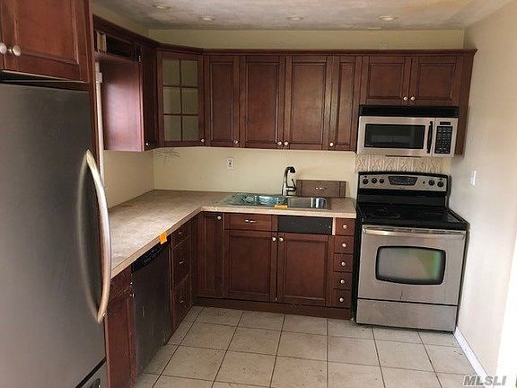 4th image of 30 Tappan Ave