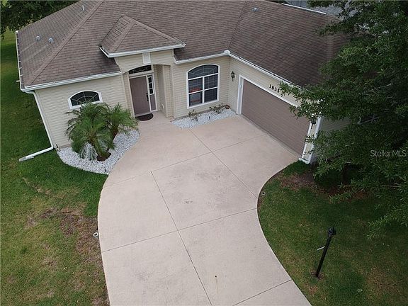 3rd image of 3835 Manor Oaks Ct
