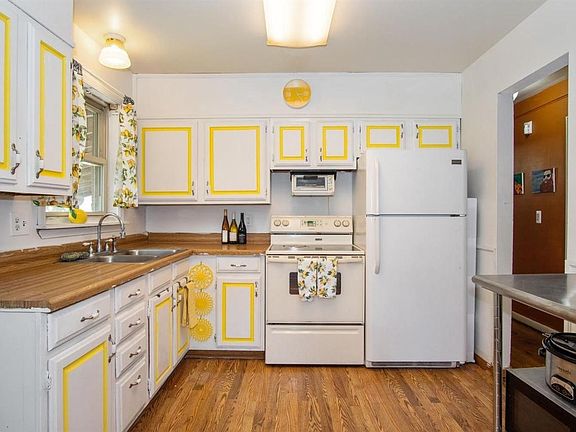 2nd image of 2021 Crittendon Ave