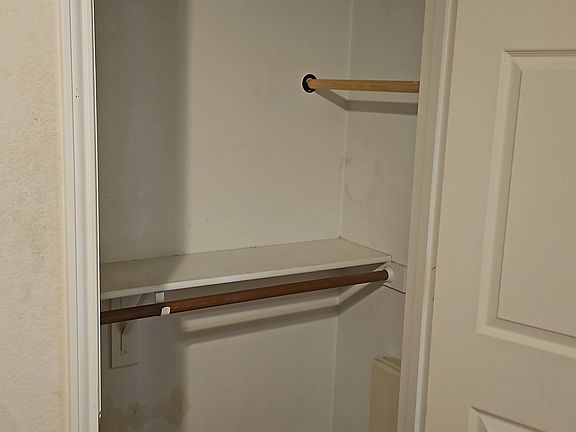 5th image of 812 W Sycamore St