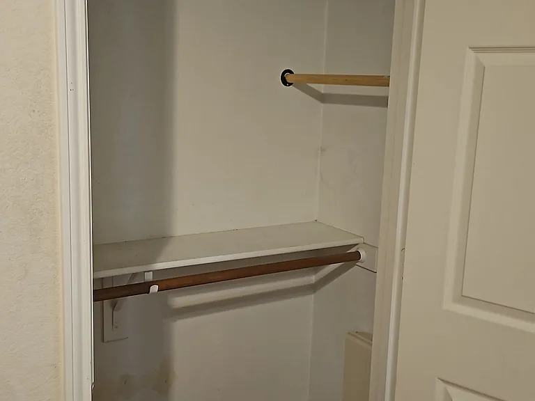 812 W Sycamore St — Photo 5