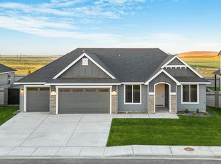 8168 Lennox St, West Richland, WA 99353