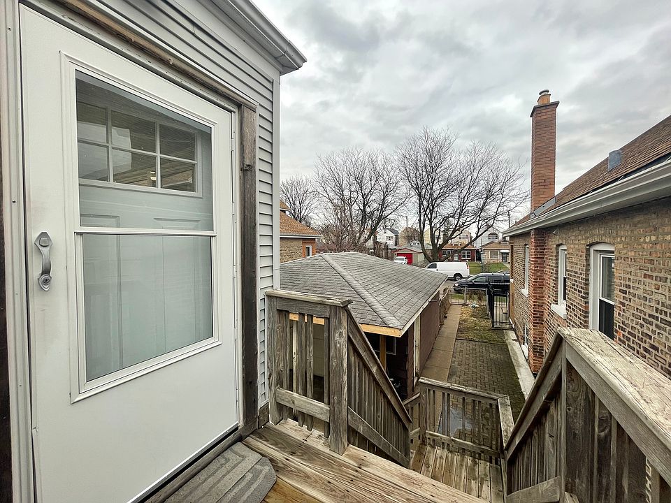 1st image of 4634 S Christiana Ave #2