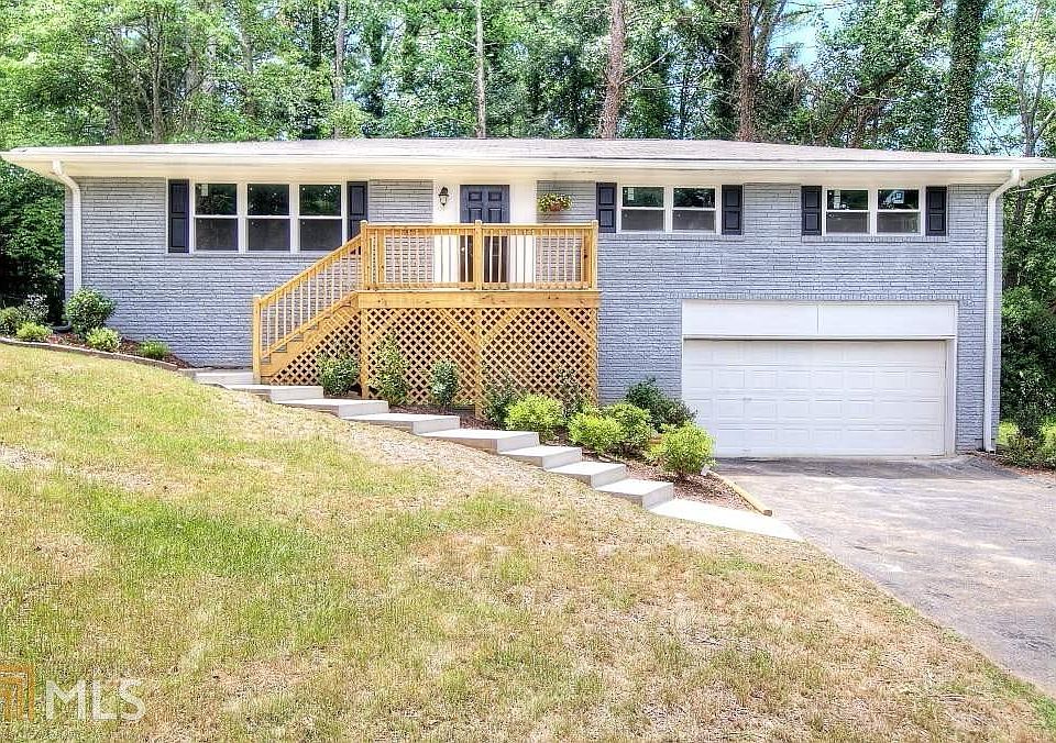 1st image of 3131 Vandiver Dr