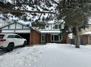 17 Mackay St N, Brampton, ON L6S2Z9