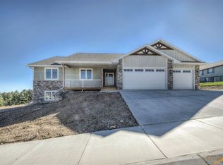 615 Ranchester St, Rapid City, SD 57701