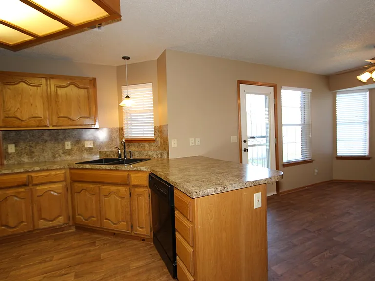 10035 S 94th Ave E — Photo 22