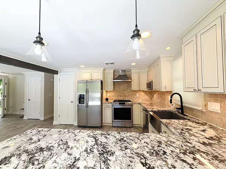 23 Hillcrest Rd #A — Photo 10