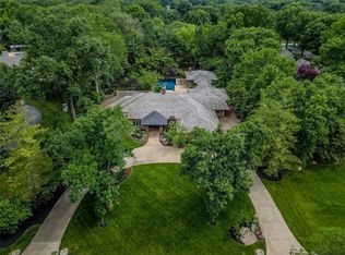 8615 Reinhardt Ln, Leawood, KS 66206